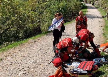 Trasladan al hospital de Arriondas a un hombre herido en la pierna cerca del funicular de Bulnes