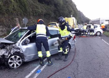 Tres heridos en un accidente de tráfico en Mieres