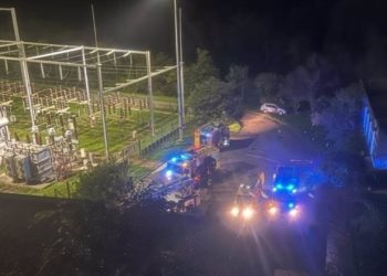 Un incendio en la central hidráulica de Arbón deja un trabajador afectado por inhalación de humo