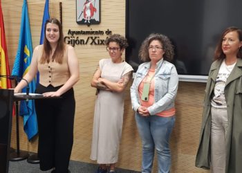 Podemos y las AMPAS urgen a revisar el «intolerable» sistema de comedores escolares en la ciudad