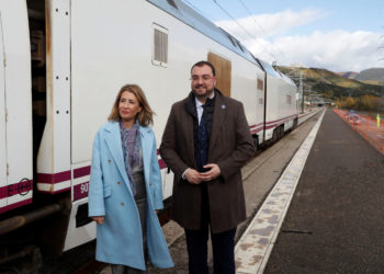 Renfe celebra la apertura de la variante ofreciendo los primeros 25.000 billetes a precios desde 18 euros