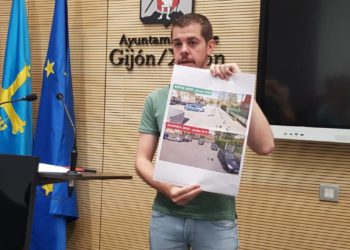 La supresión de bolardos en los accesos a los colegios recrudece la guerra de IU con el Gobierno