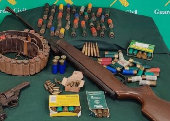 Detienen a un hombre de 76 años con varias armas de fuego sin licencia en su domicilio