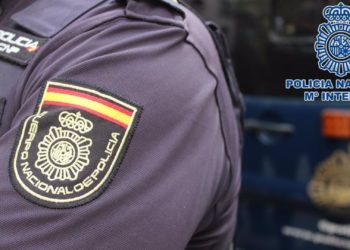 La Policía Nacional busca a un hombre que apuñaló a su pareja en Oviedo y se dio a la fuga