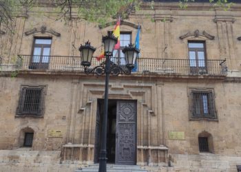 El TSJA reduce la pena de prisión a un osteópata que abusó de una paciente