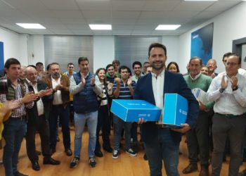 Queipo y Brea presentan los avales a su candidatura para liderar el PP de Asturias