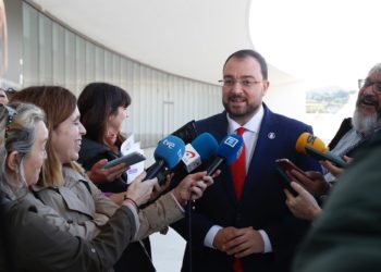 Barbón afirma que Asturias volverá a ser solidaria con la acogida de migrantes