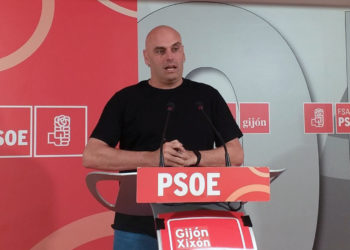 Monchu García (PSOE) carga contra Moriyón por cometer «un fraude» y apoyarse en el «tránsfuguismo»