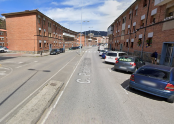 Fallece un motorista de reparto de 44 años en Mieres