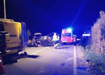 Heridas dos personas en un accidente de tráfico en Tineo