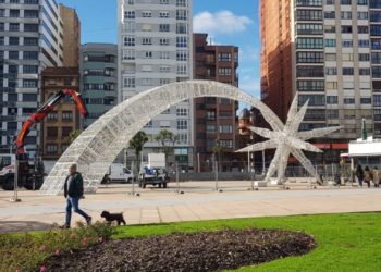 GALERÍA | La Navidad toma forma prematura en Gijón