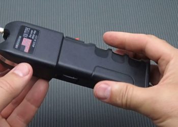 Acepta dos años de prisión por acuchillar en la cara a un agente de la Policía Local de Langreo