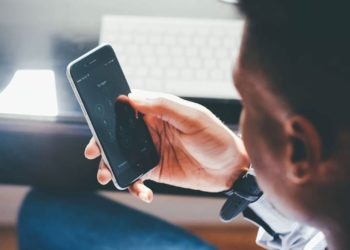 Envía pornografía a su propia abogada… Y acaba en prisión por ello