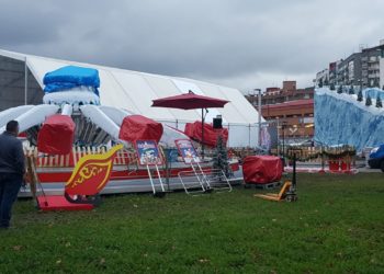 GALERÍA | El ‘Solarón’ toma forma como epicentro de la Navidad gijonesa