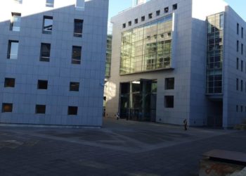 El acusado de asestar hasta seis puñaladas a otro hombre en Pravia acepta tres años de cárcel