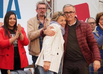 Yolanda Díaz recuerda a Aníbal Vázquez en el Congreso: «Necesitamos políticos con su espíritu»