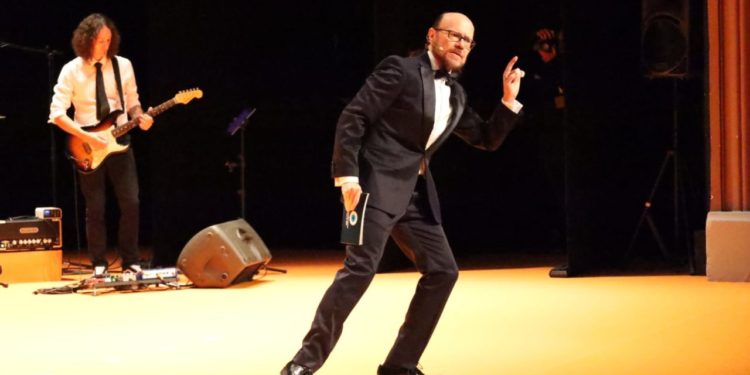 ‘De Facto’ y ‘No esperes demasiado del fin del mundo’, entre los premiados por el FICX