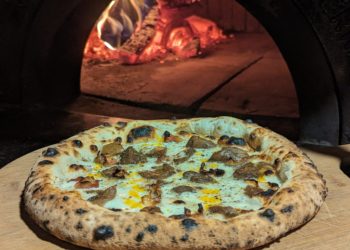 Nueve pizzerías gijonesas luchan por alzarse con el premio a ‘mejor Pizza de España’