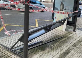 GALERÍA | Vox advierte de importantes daños en el mobiliario urbano en el barrio de El Coto