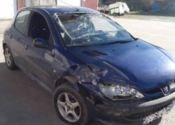 Herido leve el conductor de un turismo que chocó con otro en Vegadeo