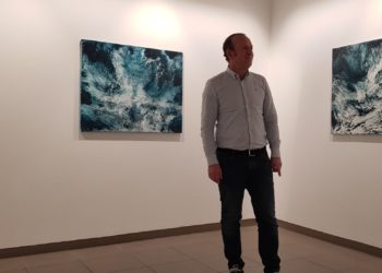 Guillermo Simón, ‘el pintor del mar’: «Sin una interactividad, la pintura está muerta»