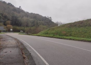 Dos heridos graves y once leves en los 51 accidentes del fin de semana en Asturias