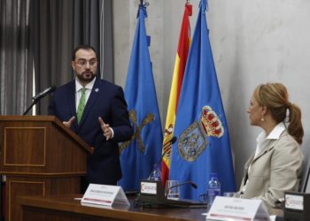 Barbón defiende que Asturias será «una potencia turística», pero nunca dejará de ser «un paraíso natural»