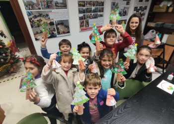 «Luces y sombras» de Navidad en los barrios de la zona este