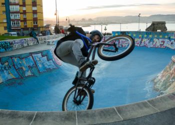 El Ayuntamiento acondicionará los tres ‘skateparks’ y rebautizará el de Cimavilla ‘Ignacio Echevarría’