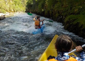 Comienza el juicio contra los cuatro acusados por la muerte de una niña en el descenso del Cares