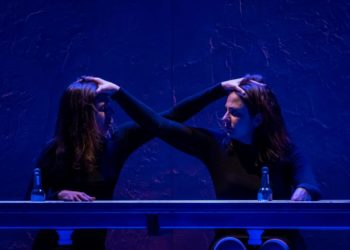 La primera ‘Caja de Resistencia’ triunfa en Mieres y abarrota el Auditorio Teodoro Cuesta