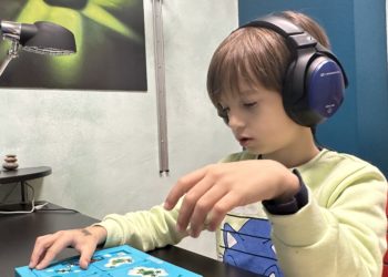 ¿Cómo influyen los problemas de audición en el aprendizaje?