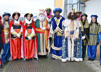 GALERÍA | La magia de los Reyes Magos llena de ilusión las calles de El Coto
