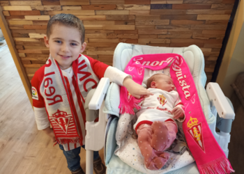 ‘Abonada desde que nací’: el Sporting presume de su aficionada más joven