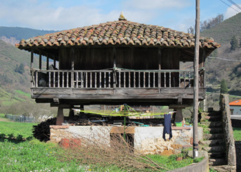 El Principado aumenta las ayudas para rehabilitar hórreos, paneras y cabazos