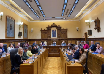 Aprobada por unanimidad la moratoria de las VUT entre las críticas de la oposición