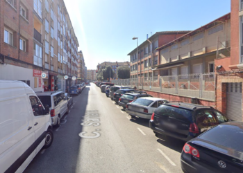 Detenido sin carnet, con síntomas de embriaguez y tras chocar su vehículo en la calle Sáhara