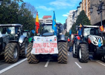 GALERÍA | Tensa calma en Oviedo tras los disturbios de este jueves entre agroganaderos y Policía Nacional