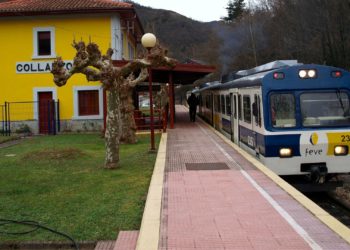 Herido de consideración un hombre que se despeñó desde cinco metros en la estación de Collanzo