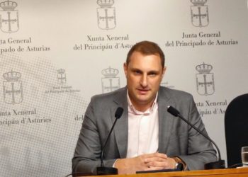 Pumares califica de «desastrosa» la gestión de Melania Álvarez: «Es bochornoso su puestín en el Senado»