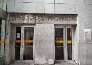 El acusado de tener a 13 mujeres en un ‘club’ sin alta en la S.S acepta 2 años y medio de prisión