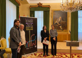 El ‘Tren de la libertad’ de este 8-M arranca en Gijón con teatro, conferencias y proyecciones