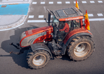 Una nueva tractorada pide en Madrid que las explotaciones sean «rentables y luego verdes»