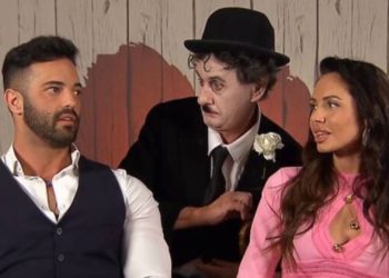 «Te quiero y confío en ti», la conversación por chat de una ovetense en ‘First Dates’ mientras cenaba con otro