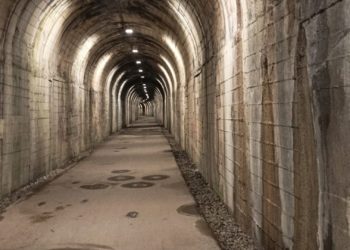 El túnel de La Camocha reabre al tránsito peatonal tras completarse las obras de restauración
