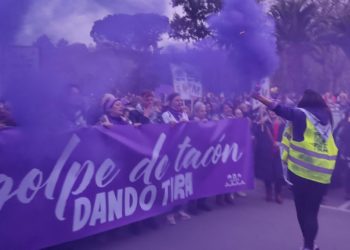La ‘marea morada’ del 8M toma Langreo