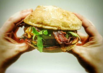 Una ‘burger’ de Mieres se cuela entre las finalistas del IV Campeonato de España de Hamburguesas