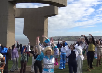 VÍDEO | Las imágenes para el recuerdo que dejó un Antroxu «muy disco» en Gijón