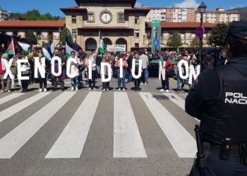 Una gran manifestación recorre Oviedo para pedir el fin del «genocidio» en Palestina