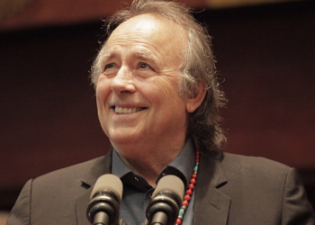 Un Serrat emocionado agradece el Princesa de Asturias: «Es una alegría recibir una distinción tan prestigiosa»